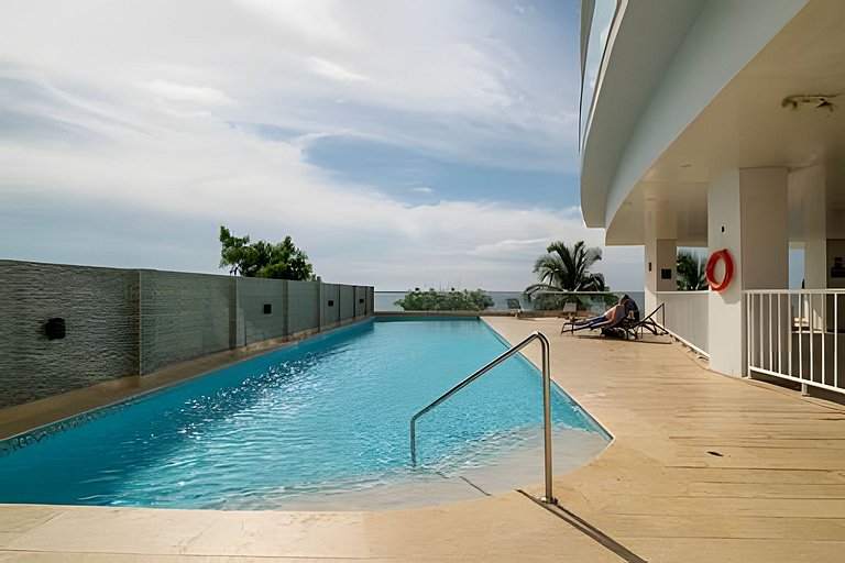 2 quartos com vista para o mar, piscina e spa