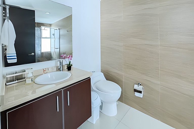 3+1 Bedrooms direct access to Morros beach. Views