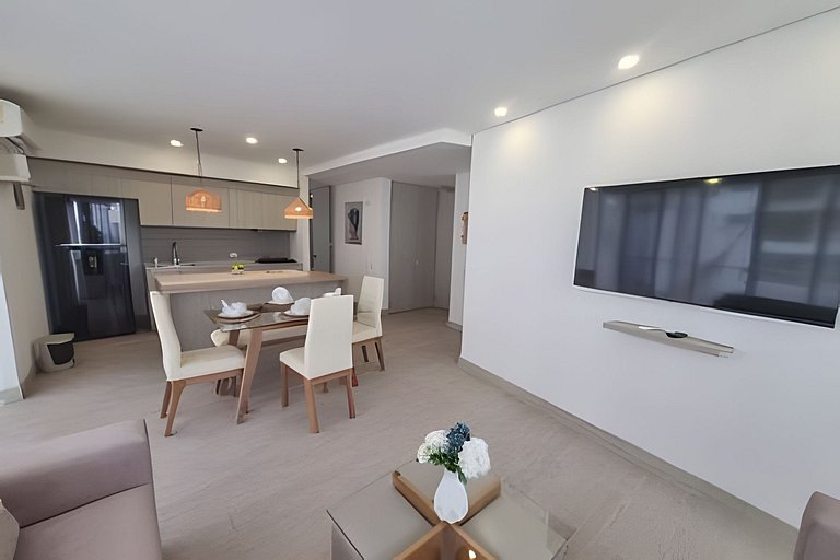 2 Bedroom Apartment. Jacuzzi and Sea View