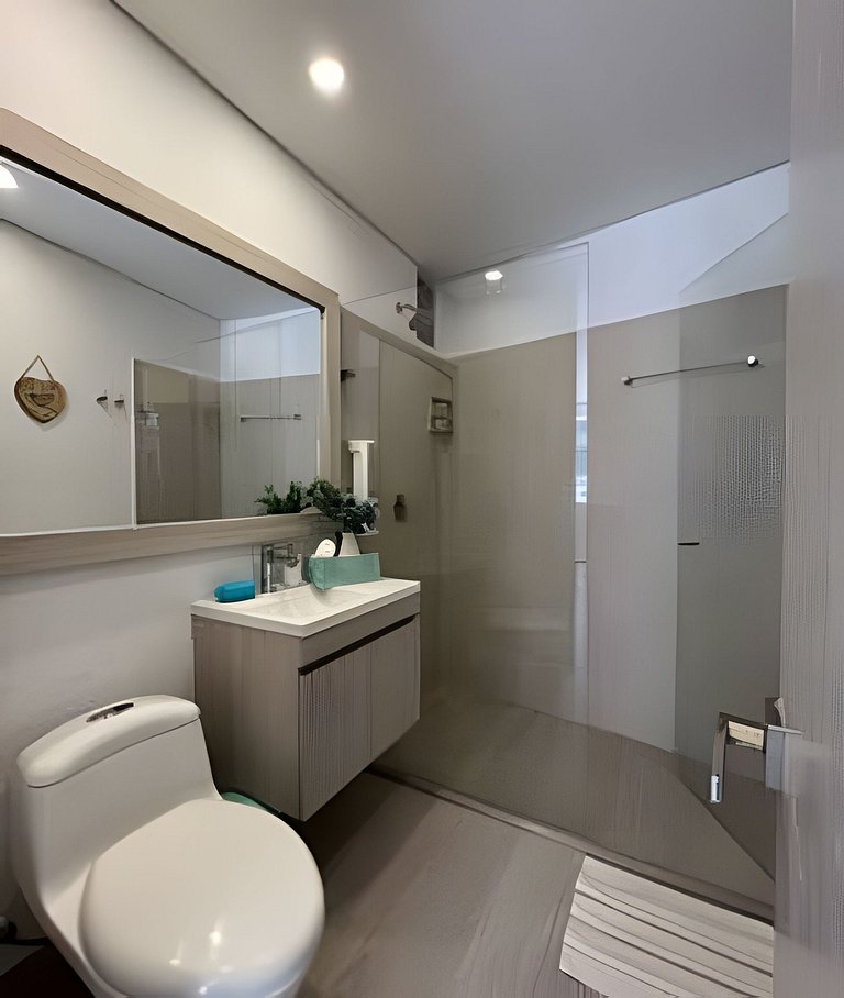 2 Bedroom Apartment. Jacuzzi and Sea View