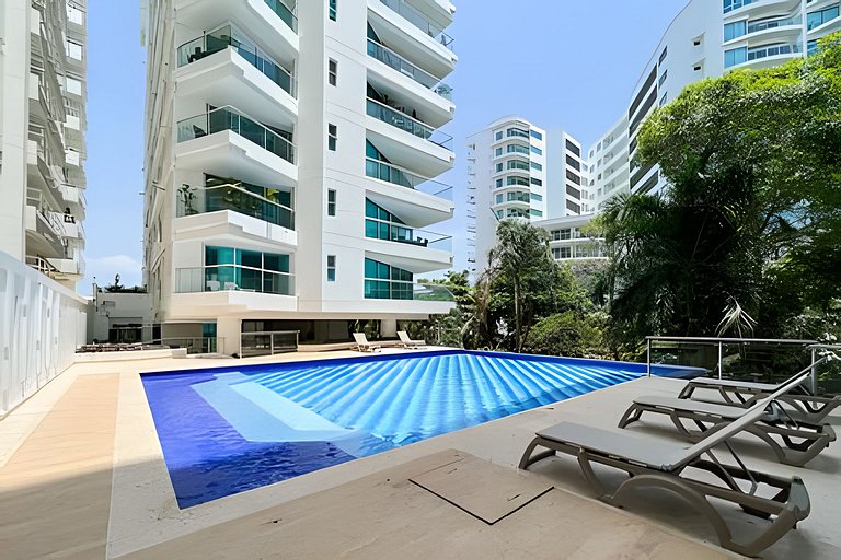 Apartamento de 2 quartos no Morros com saída para a praia