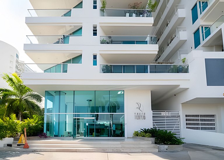 Apartamento de 2 quartos no Morros com saída para a praia