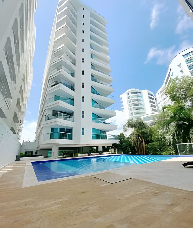Apartamento de 2 quartos no Morros com saída para a praia