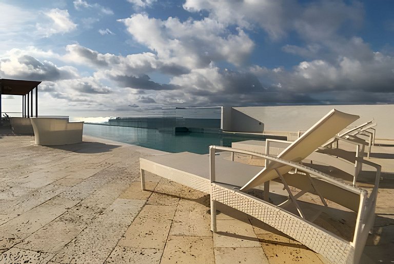 Apartamento com 3 quartos na Zona Norte. Vista para o mar
