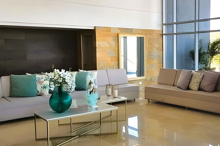 Apartamento com 3 quartos na Zona Norte. Vista para o mar