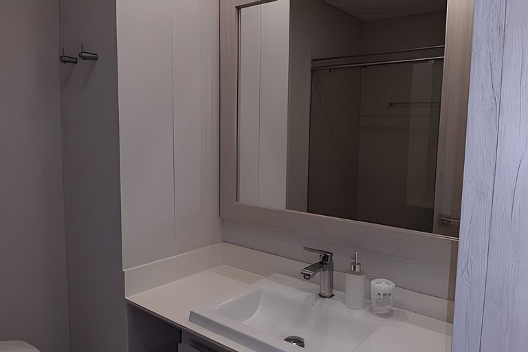 2 quartos, jacuzzi e vista para o mar. Em frente à praia