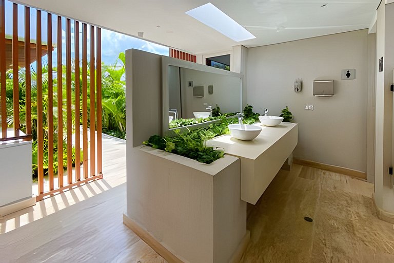 2 quartos, jacuzzi e vista para o mar. Em frente à praia
