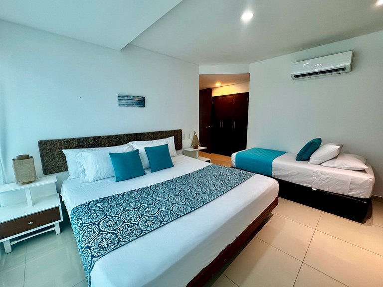 3 Bedrooms Morros. Terrace and beach exit