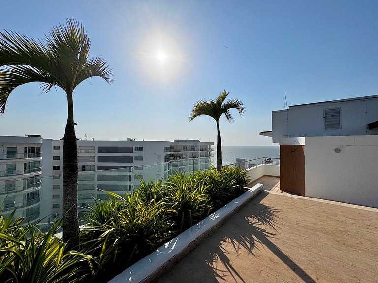 3 Quartos Morros. Terraço e saída para a praia