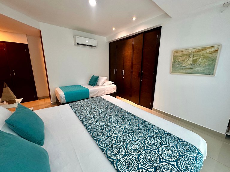 3 Bedrooms Morros. Terrace and beach exit