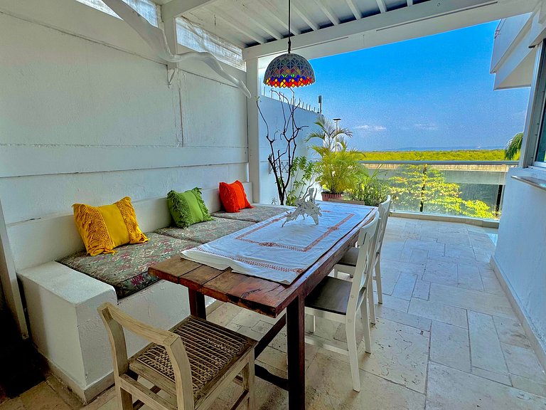 3 Bedrooms Morros. Terrace and beach exit