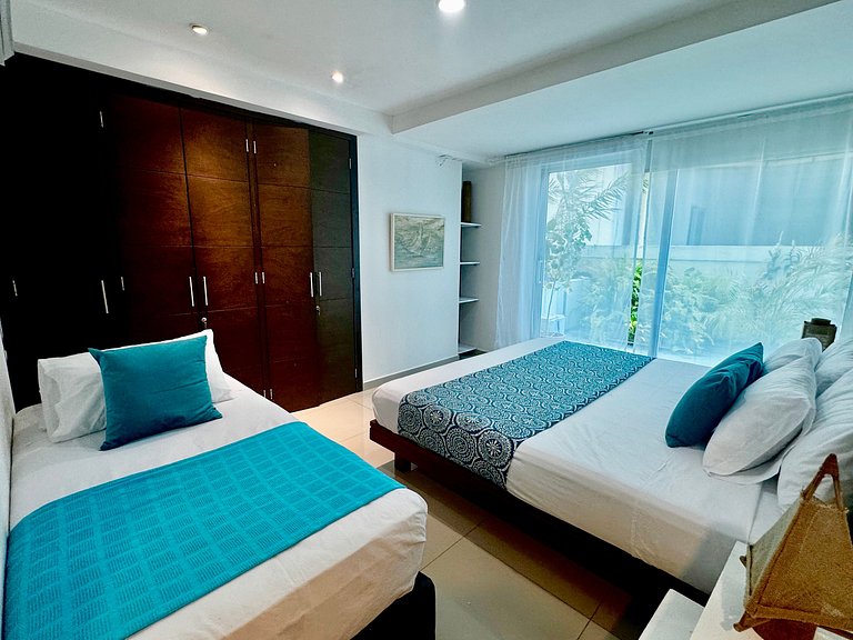 3 Bedrooms Morros. Terrace and beach exit