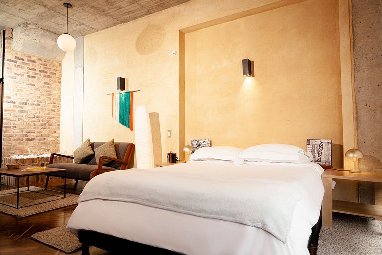 Loft moderno com cozinha na área externa. Localização centra