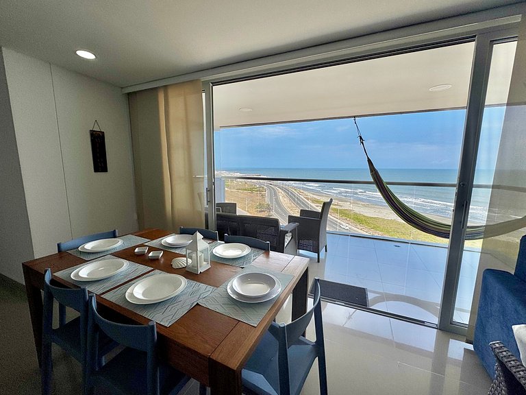 Apartamento com 3 quartos na Zona Norte. Vista para o mar