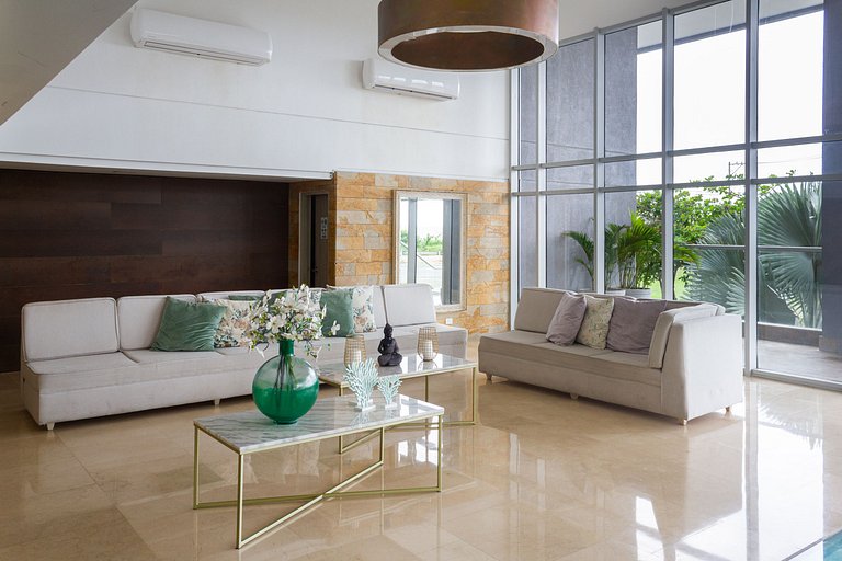 Apartamento com 3 quartos na Zona Norte. Vista para o mar