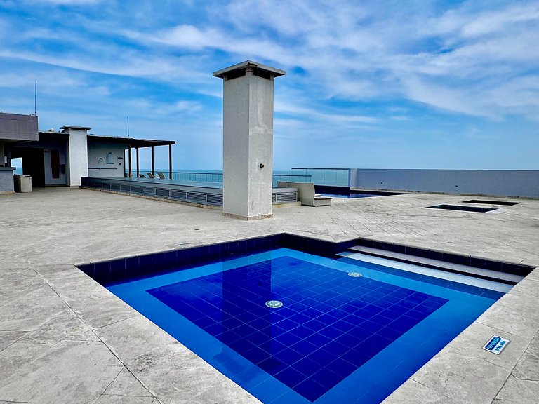Apartamento com 3 quartos na Zona Norte. Vista para o mar