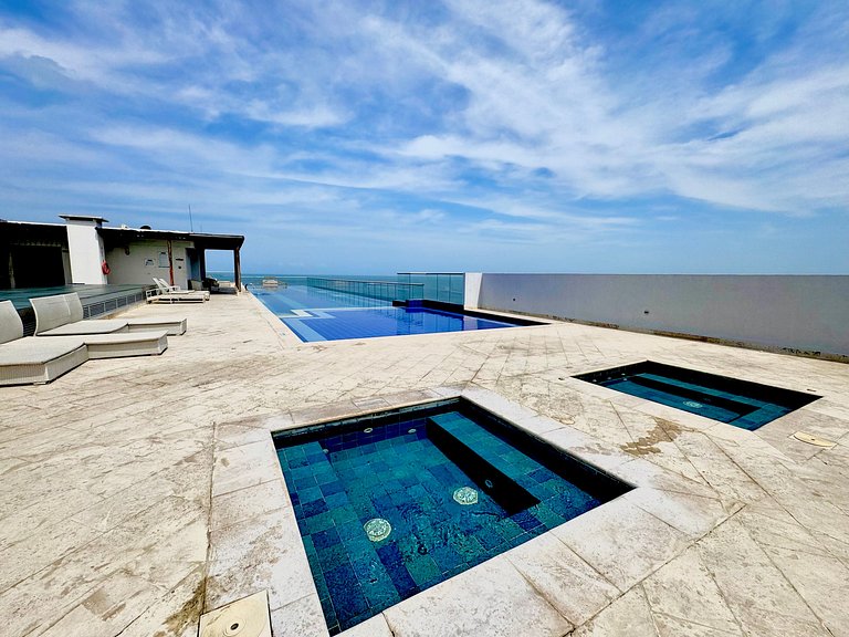 Apartamento com 3 quartos na Zona Norte. Vista para o mar