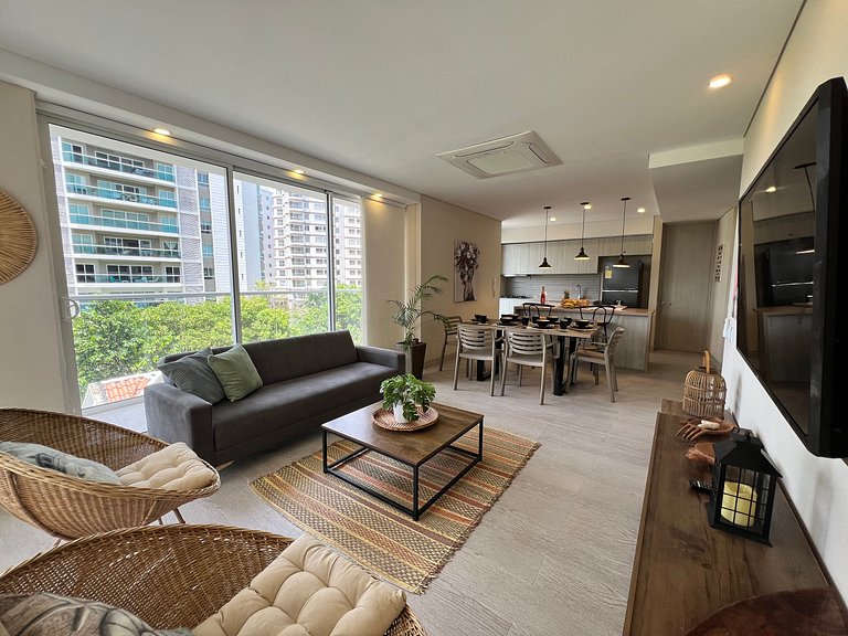 2 Bedrooms by the Sea. Private Jacuzzi