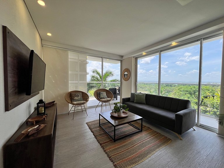 2 Bedrooms by the Sea. Private Jacuzzi