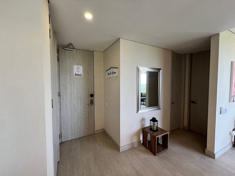 2 Bedrooms by the Sea. Private Jacuzzi