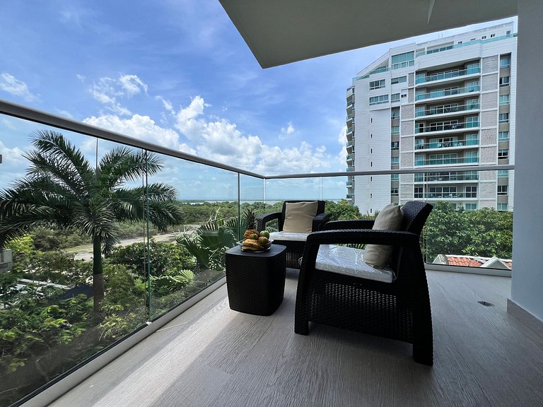 2 Bedrooms by the Sea. Private Jacuzzi