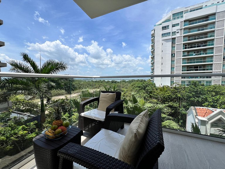2 Bedrooms by the Sea. Private Jacuzzi