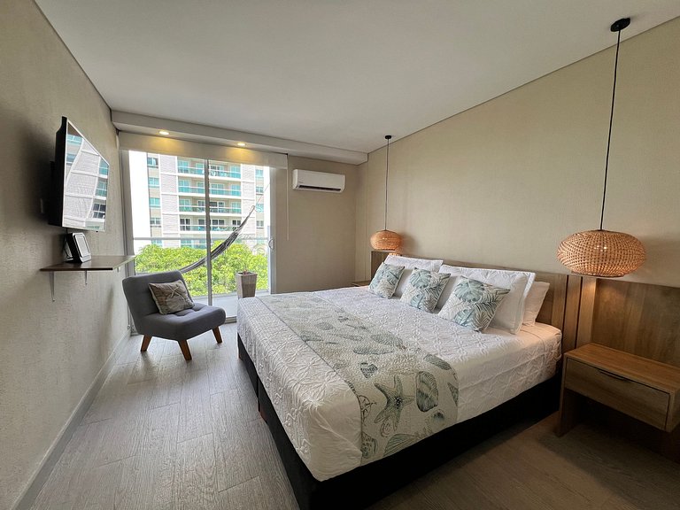2 Bedrooms by the Sea. Private Jacuzzi