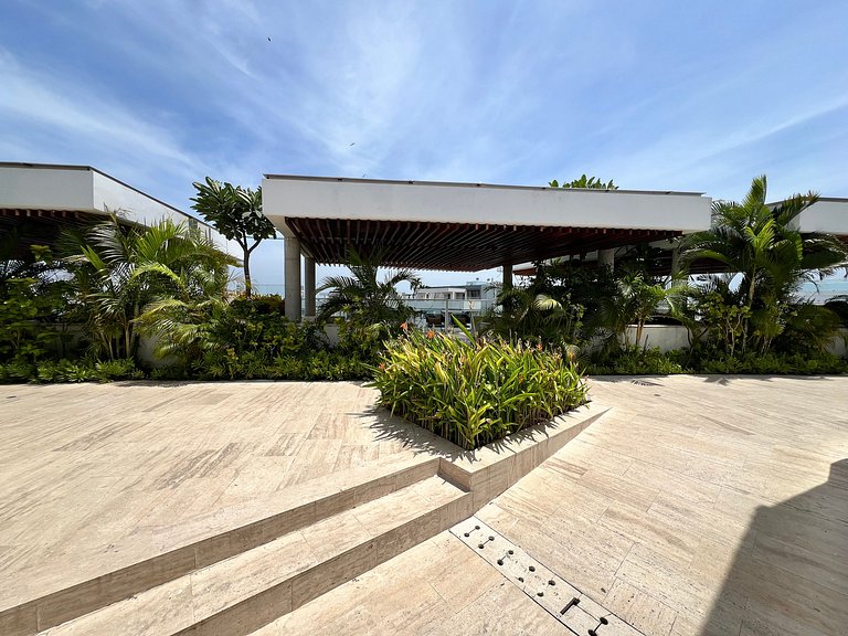 2 Bedrooms by the Sea. Private Jacuzzi