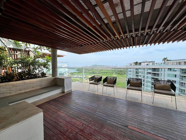 2 Bedrooms by the Sea. Private Jacuzzi