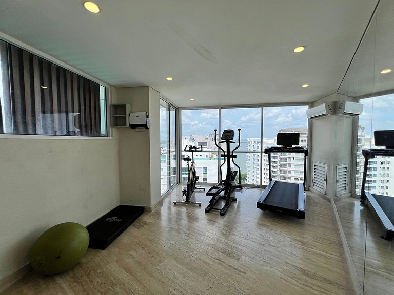 2 Bedrooms by the Sea. Private Jacuzzi
