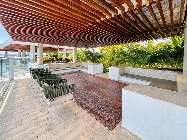 2 Bedroom Apartment. Jacuzzi and Sea View