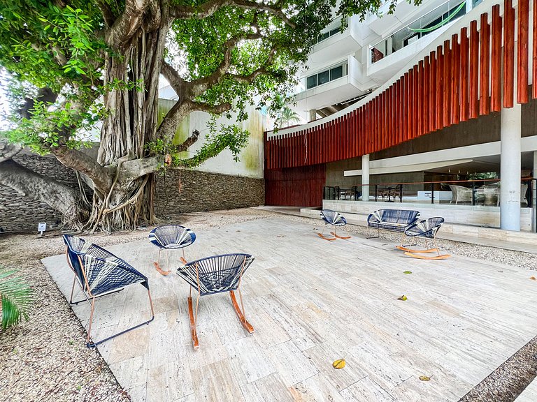 2 Bedroom Apartment. Jacuzzi and Sea View