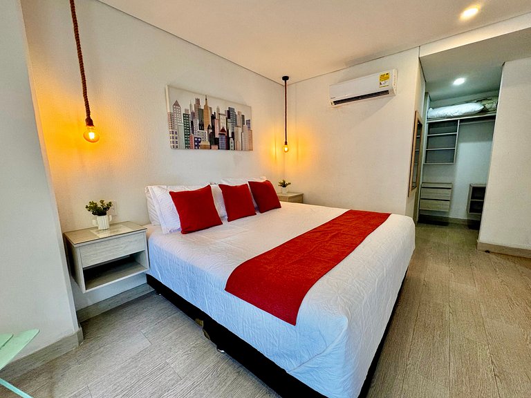 2 Bedroom Apartment. Jacuzzi and Sea View