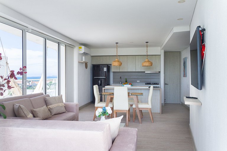 2 Bedroom Apartment. Jacuzzi and Sea View