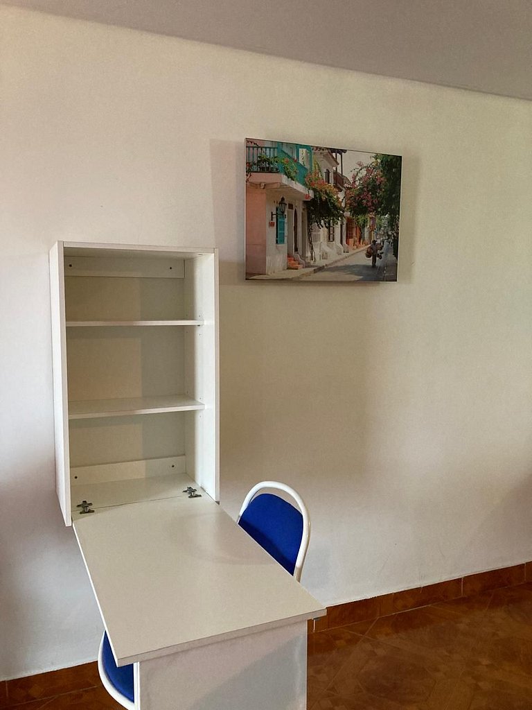 Apartamento en la ciudad amurallada cerca de todo