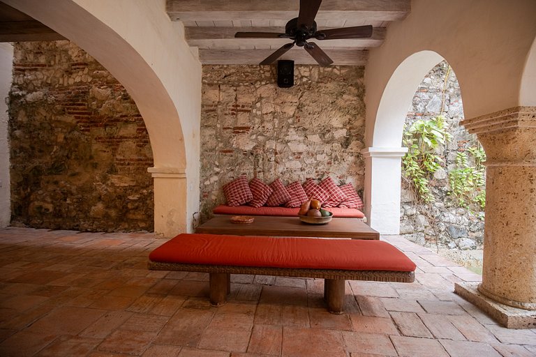 Charming colonial house · Historic Center