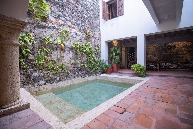 Charming colonial house · Historic Center