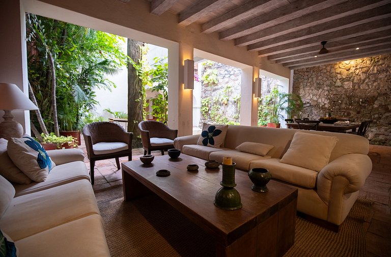 Charming colonial house · Historic Center