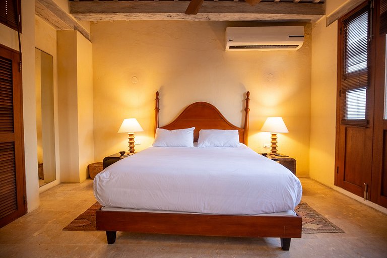 Charming colonial house · Historic Center