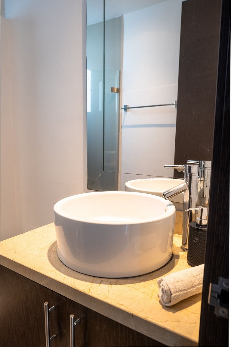 Apto en Cabrero con ubicación y vista ideal