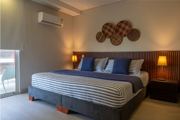 1 Bedroom by the sea. Private Jacuzzi