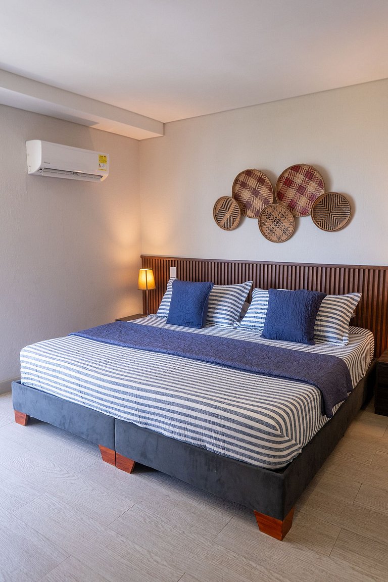 1 Dormitorio junto al mar. Jacuzzi Privado