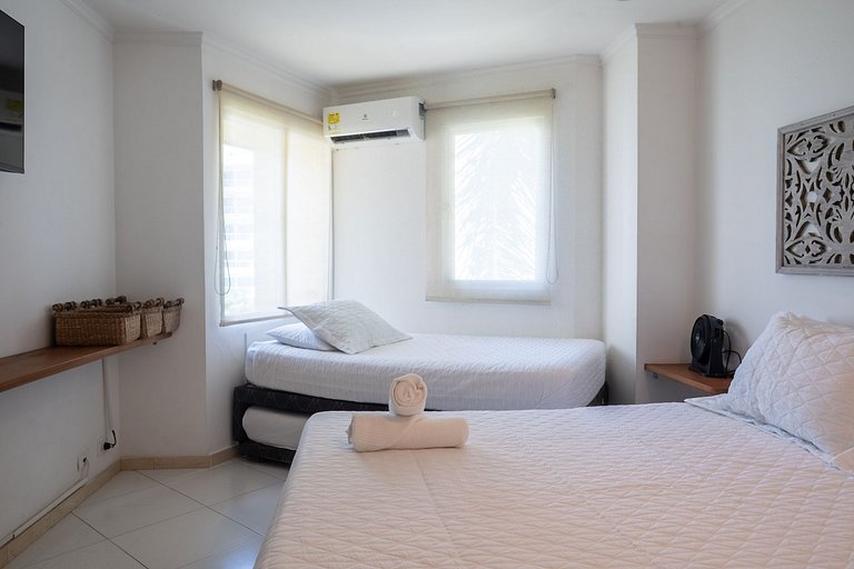 Los Morros 2 Bedrooms. Sea Access