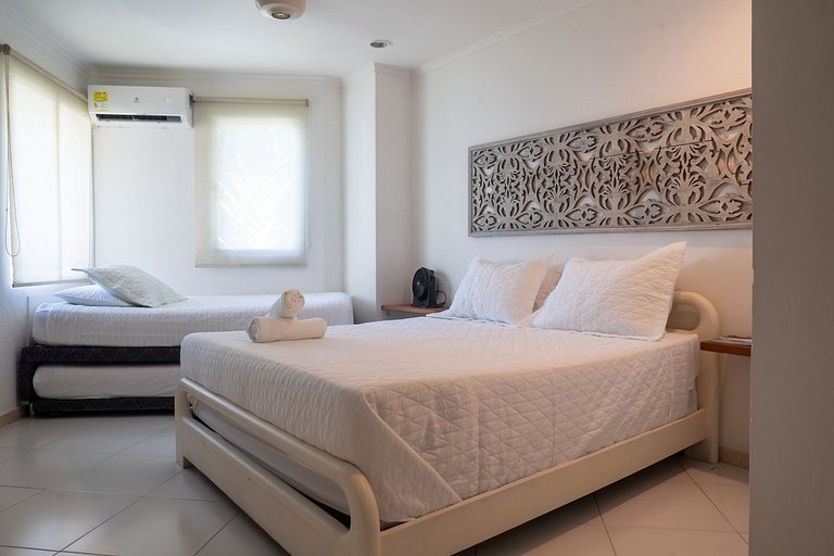 Los Morros 2 Bedrooms. Sea Access