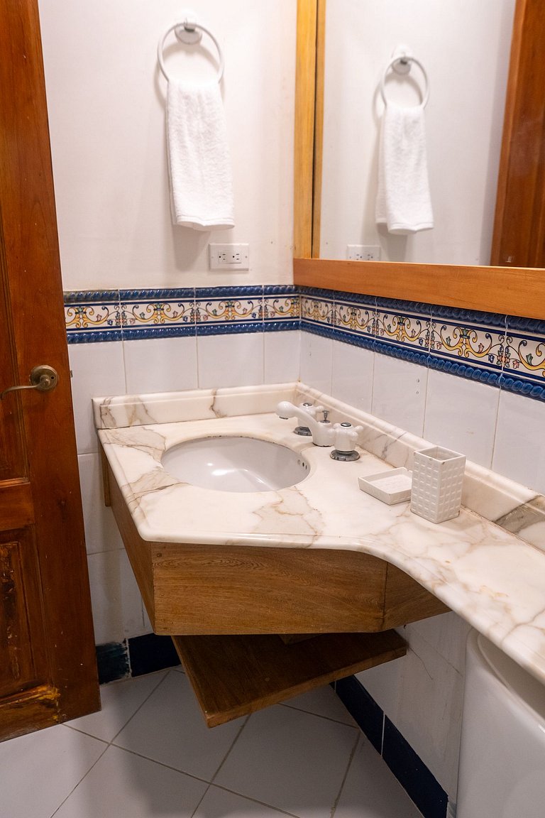 Los Morros 2 Bedrooms. Sea Access