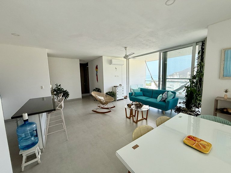 2 Dormitorios, terraza y vista al mar Caribe