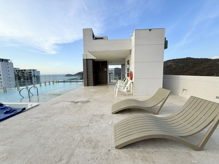 2 Dormitorios, terraza y vista al mar Caribe