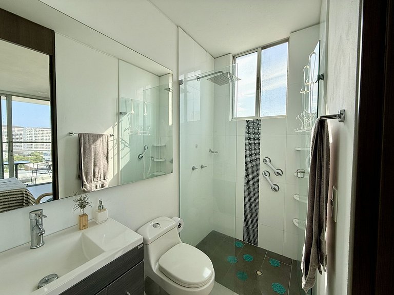 2 Dormitorios, terraza y vista al mar Caribe