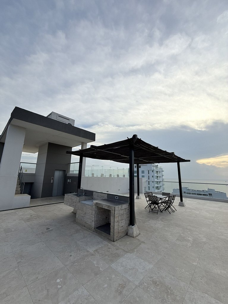 2 Dormitorios, terraza y vista al mar Caribe