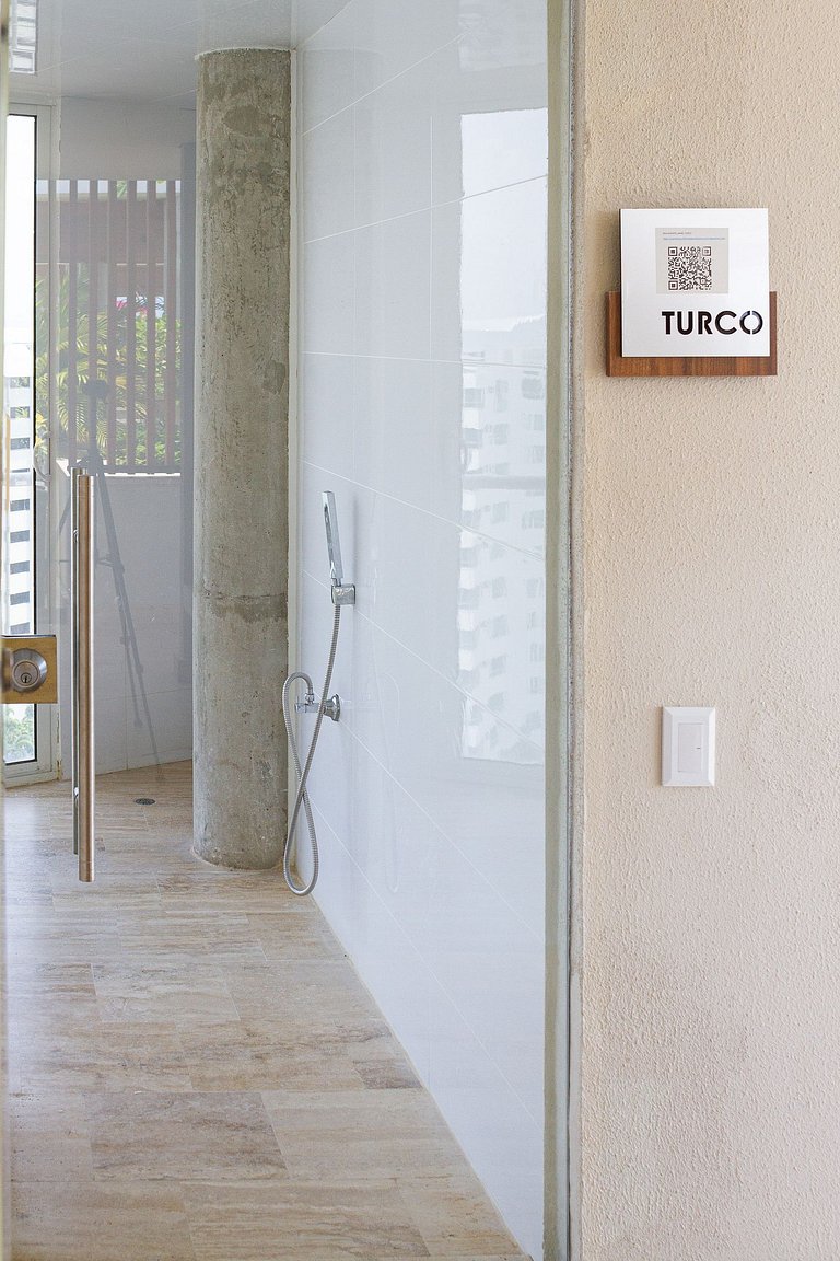 1 Quarto com jacuzzi privativo. Vista para o mar e para a la
